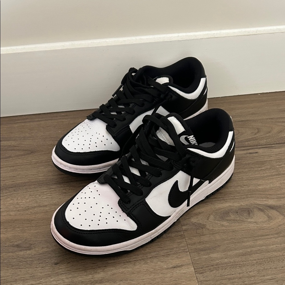 Nike Classic Black and White Low-Tops